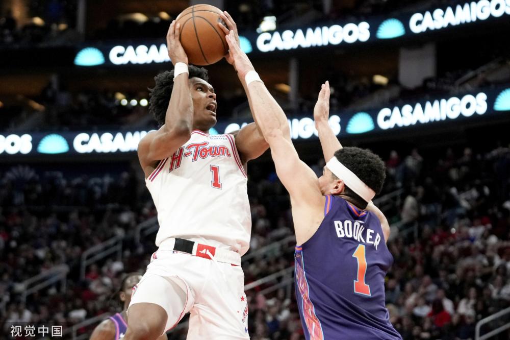 字母在70年代砍250分？迈克-詹姆斯：过去可不惯着走步&翻腕&二带.