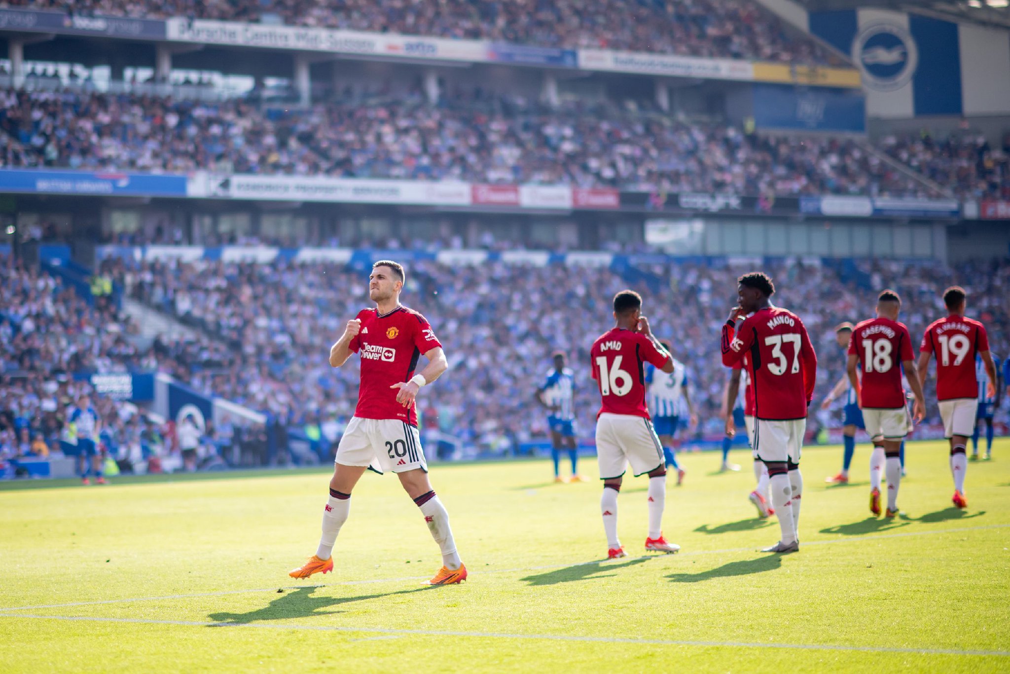 式为球迷们 式为球迷们